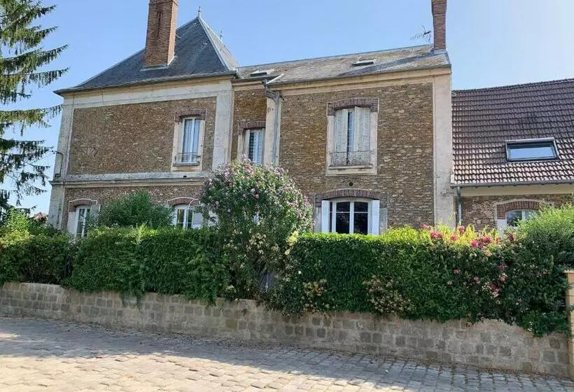 Majatalo Gîtes Du Domaine D Auxonnettes L&j Evenements