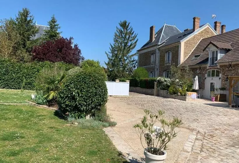 Majatalo Gîtes Du Domaine D Auxonnettes L&j Evenements