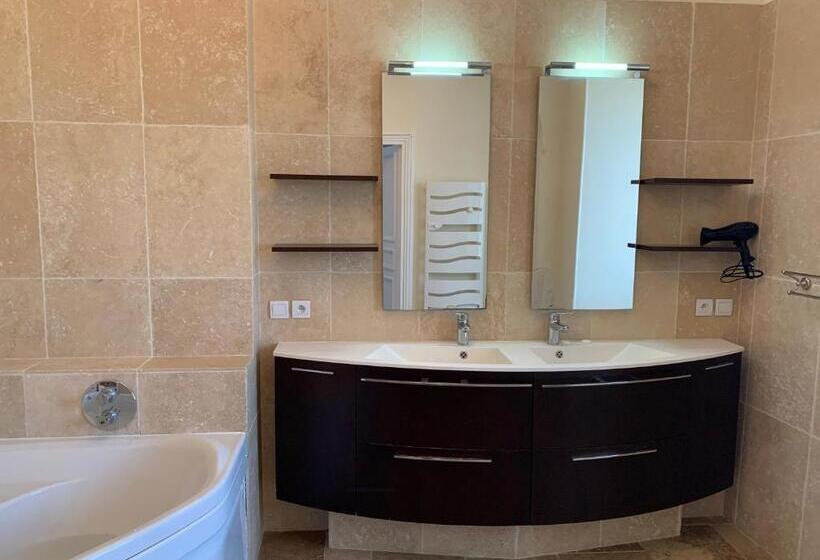 بنسيون Gîtes Du Domaine D Auxonnettes L&j Evenements