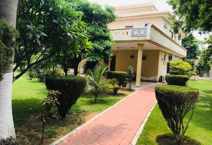 Пансион Stayapart   Aasmaa Farm Stay