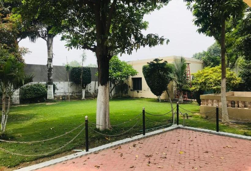 Пансион Stayapart   Aasmaa Farm Stay