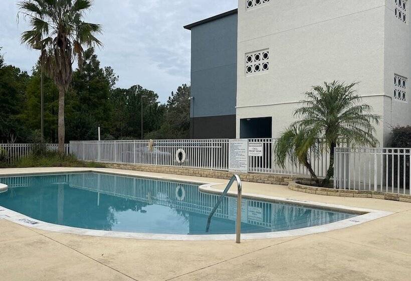 Destiny Palms Hotel Maingate West