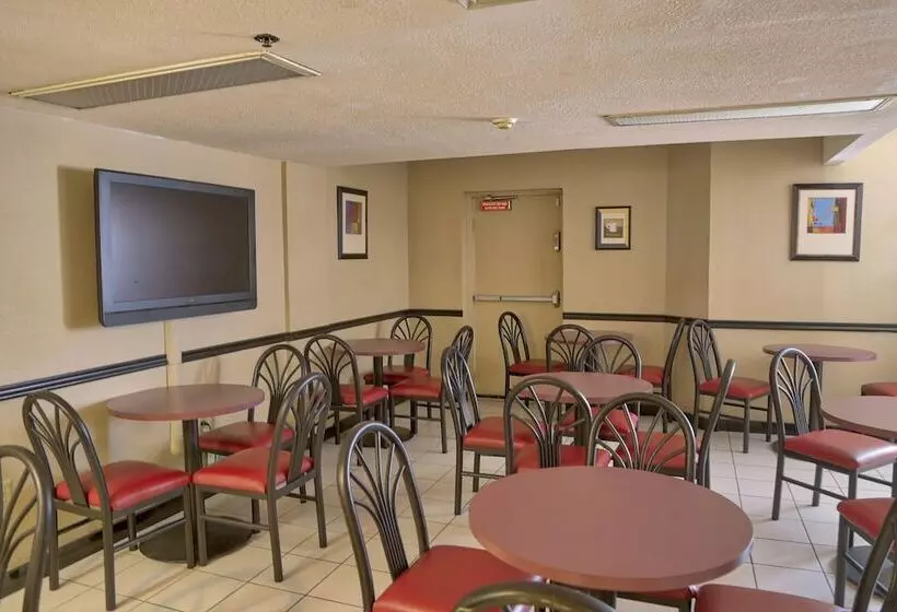 Destiny Palms Hotel Maingate West