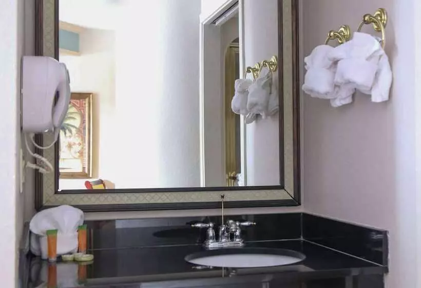 Destiny Palms Hotel Maingate West