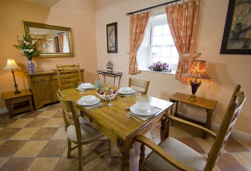 酒店 East Clare Golf Village