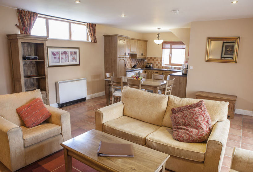 酒店 East Clare Golf Village