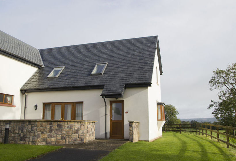 酒店 East Clare Golf Village