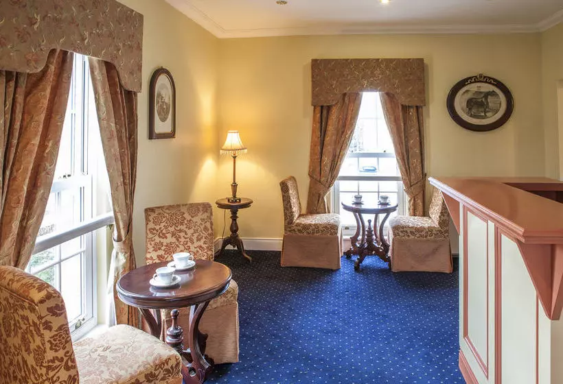 ホテル East Clare Golf Village