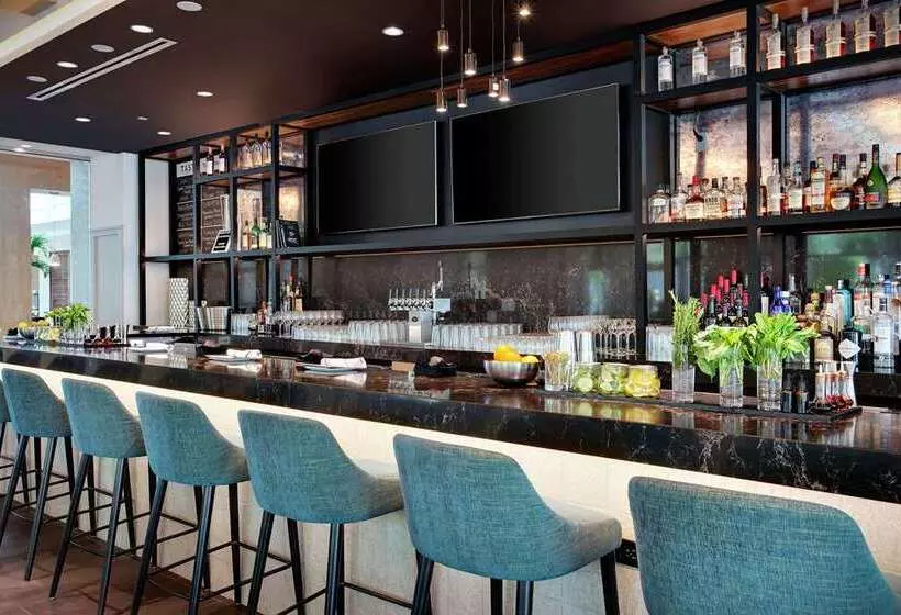 هتل Embassy Suites By Hilton Tampa Downtown Convention Center