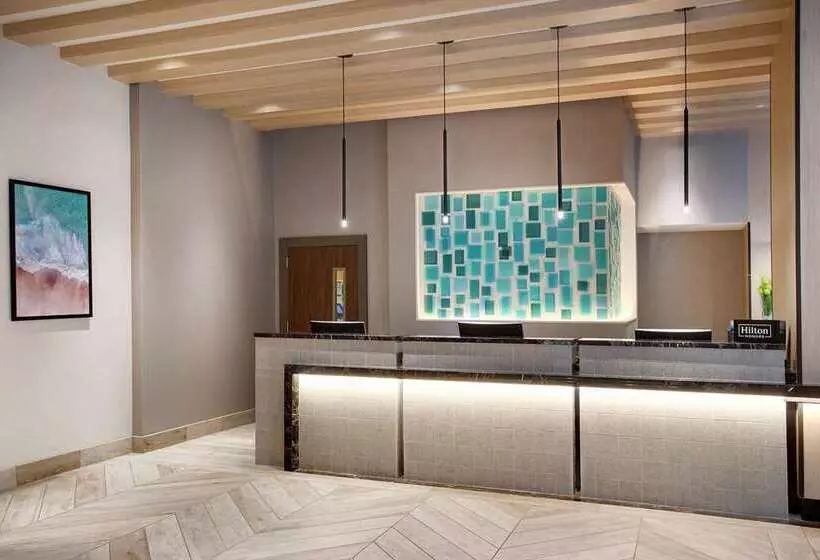 هتل Embassy Suites By Hilton Tampa Downtown Convention Center