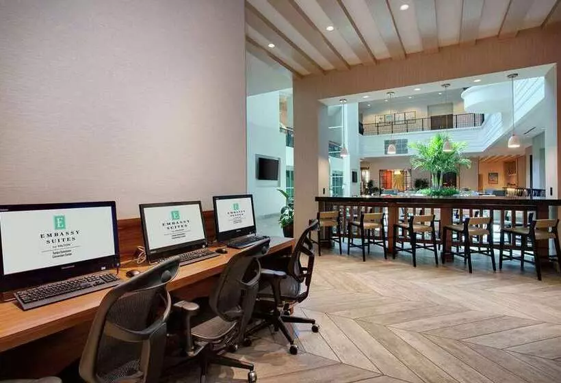 هتل Embassy Suites By Hilton Tampa Downtown Convention Center