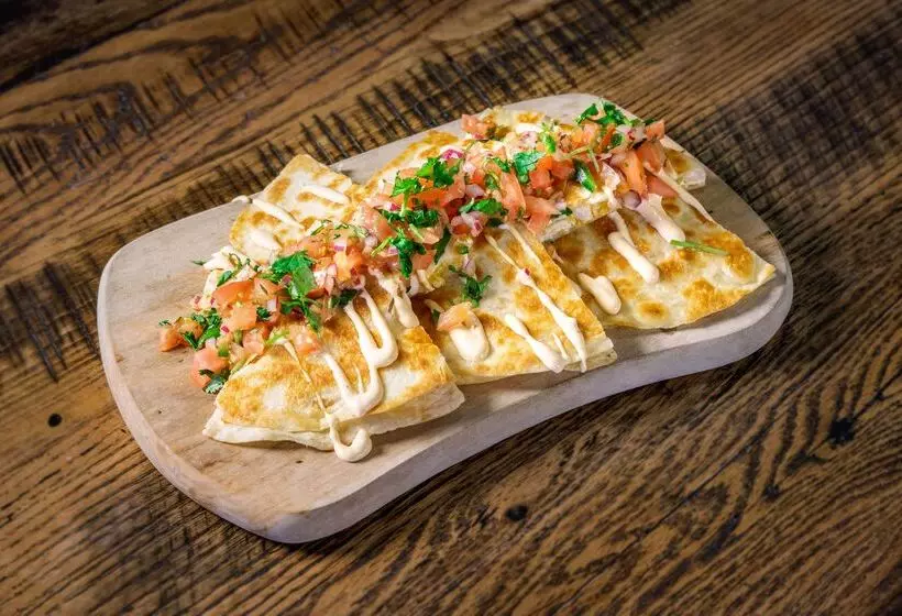 هتل Embassy Suites By Hilton Tucson Paloma Village