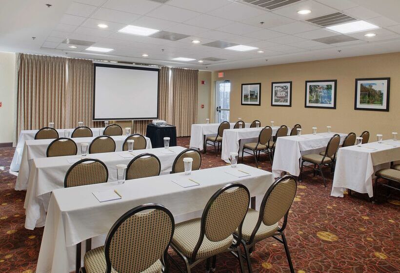 Отель Hilton Garden Inn Bentonville Rogers