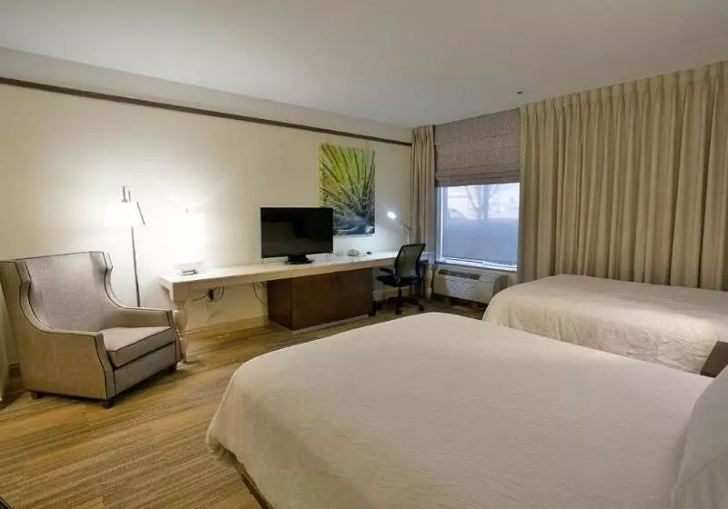 هتل Hilton Garden Inn Bentonville Rogers