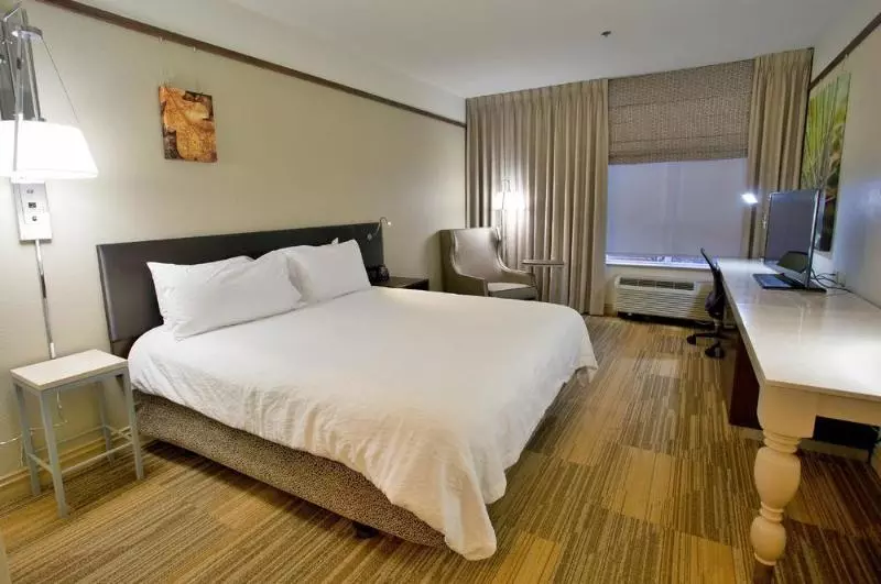 هتل Hilton Garden Inn Bentonville Rogers