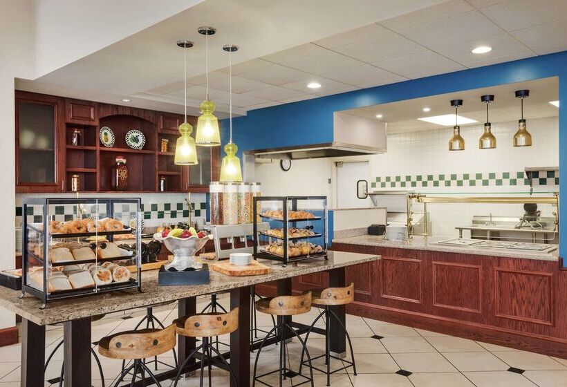 בית מלון כפרי Hilton Garden Inn Dubuque Downtown