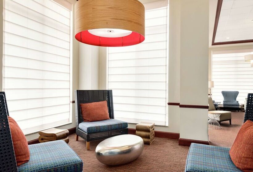 בית מלון כפרי Hilton Garden Inn Dubuque Downtown