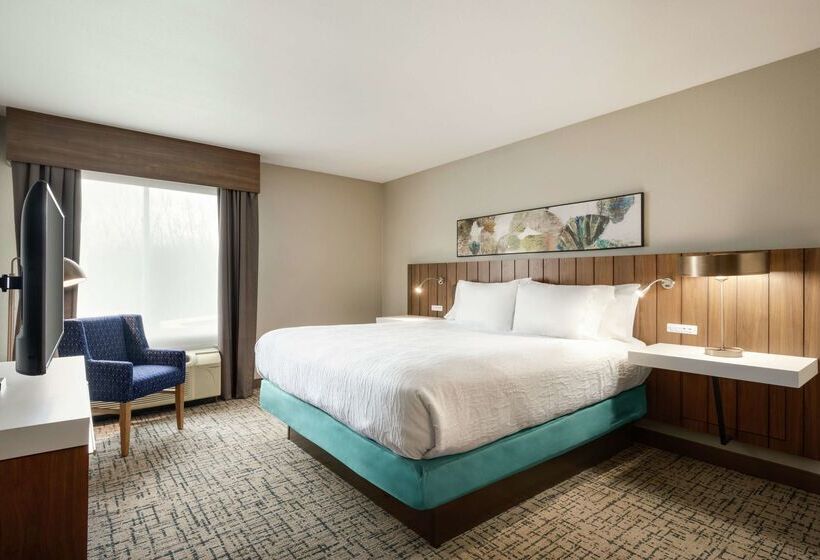 בית מלון כפרי Hilton Garden Inn Dubuque Downtown