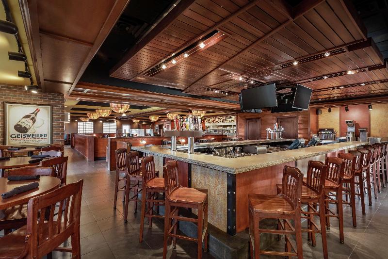 בית מלון כפרי Hilton Garden Inn Dubuque Downtown