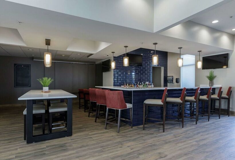 فندق Hilton Garden Inn Elkhart