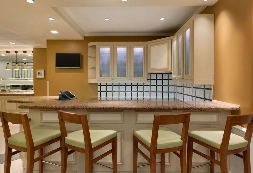 בית מלון כפרי Hilton Garden Inn Fredericksburg