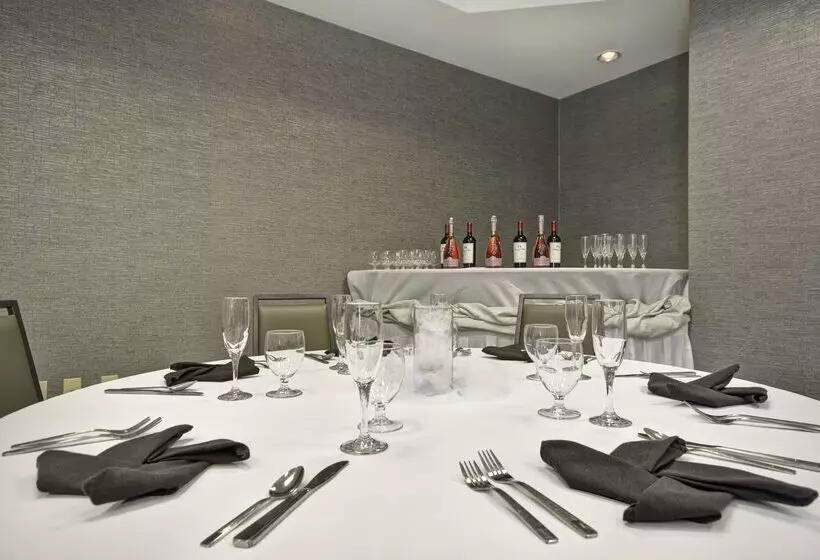 هتل Hilton Garden Inn Panama City