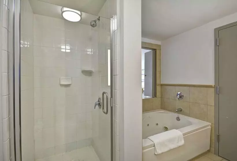 هتل Hilton Garden Inn Panama City