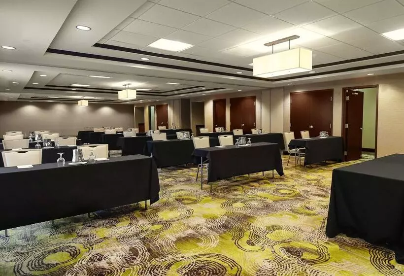 هتل Hilton Garden Inn South Bend