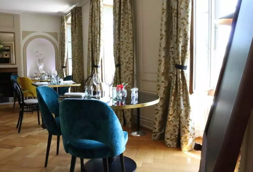 Отель Hostellerie Le Petit Manoir