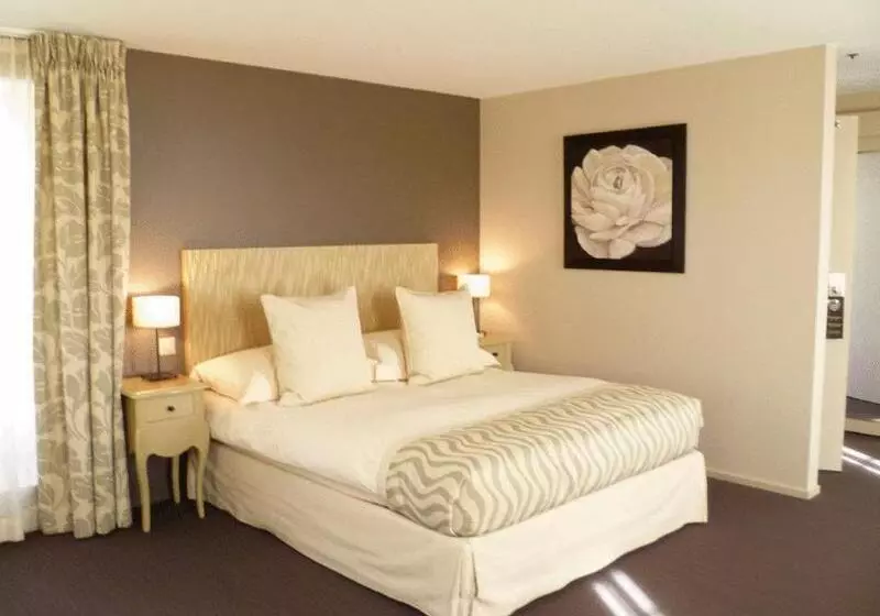 Отель Hostellerie Le Petit Manoir