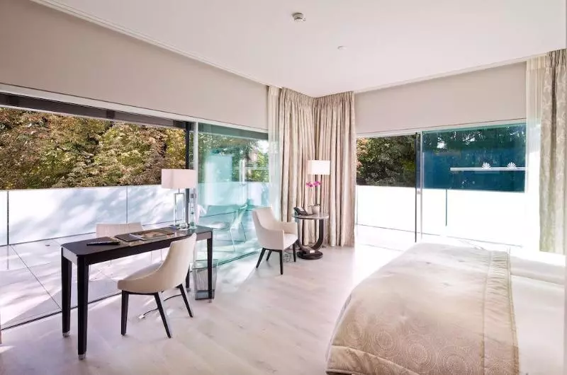 Отель Hostellerie Le Petit Manoir