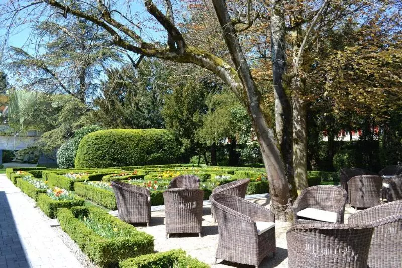 Отель Hostellerie Le Petit Manoir