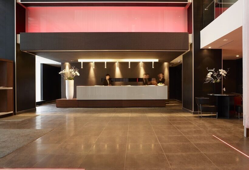 Le Germain Hotel Maple Leaf Square