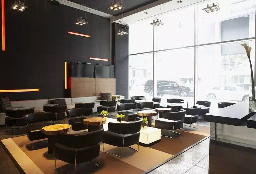 Le Germain Hotel Maple Leaf Square