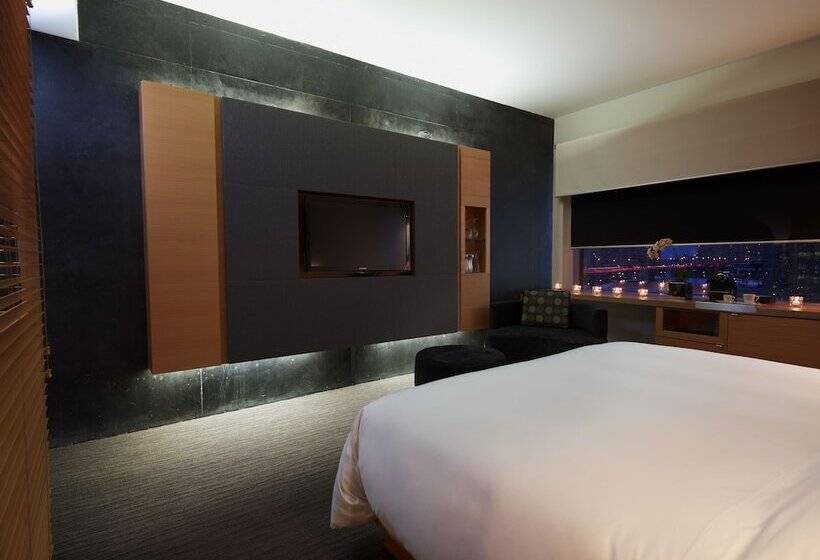 Le Germain Hotel Maple Leaf Square