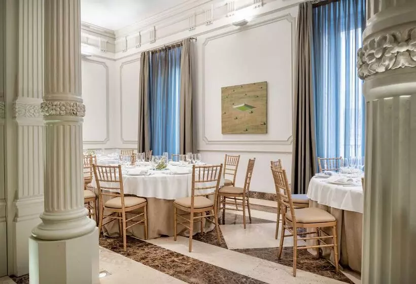 هتل NH Collection Madrid Palacio De Tepa