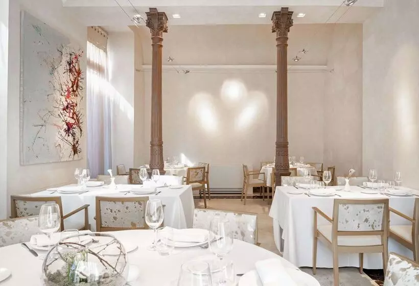 هتل NH Collection Madrid Palacio De Tepa