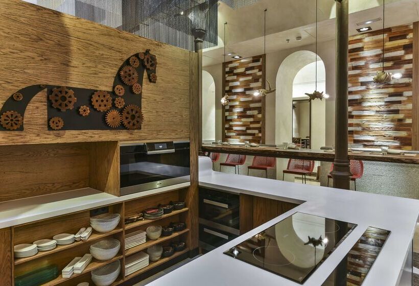 هتل NH Collection Madrid Palacio De Tepa