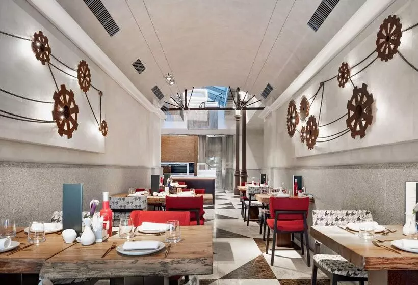 هتل NH Collection Madrid Palacio De Tepa