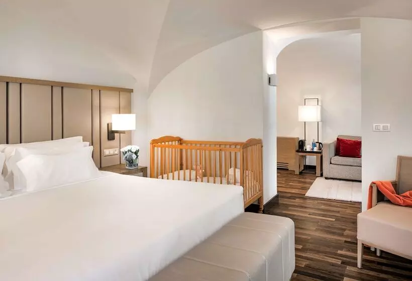 هتل NH Collection Madrid Palacio De Tepa