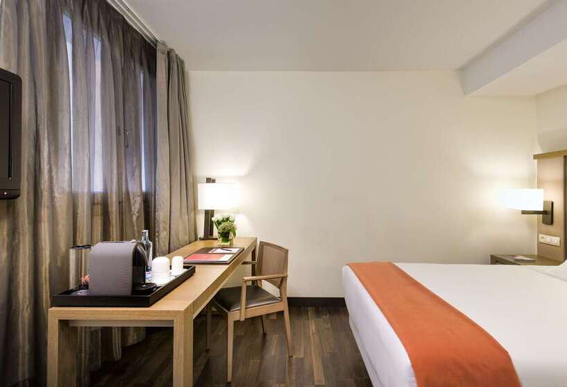 هتل NH Collection Madrid Palacio De Tepa