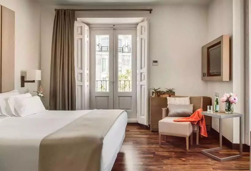 هتل NH Collection Madrid Palacio De Tepa