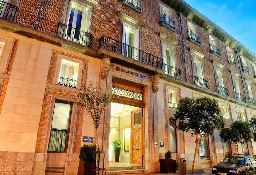 هتل NH Collection Madrid Palacio De Tepa