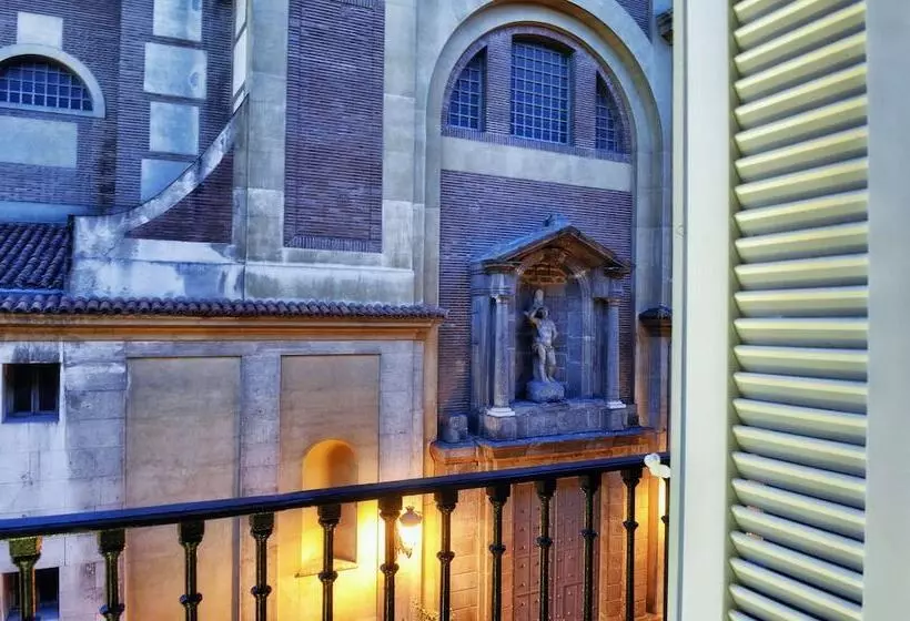 هتل NH Collection Madrid Palacio De Tepa