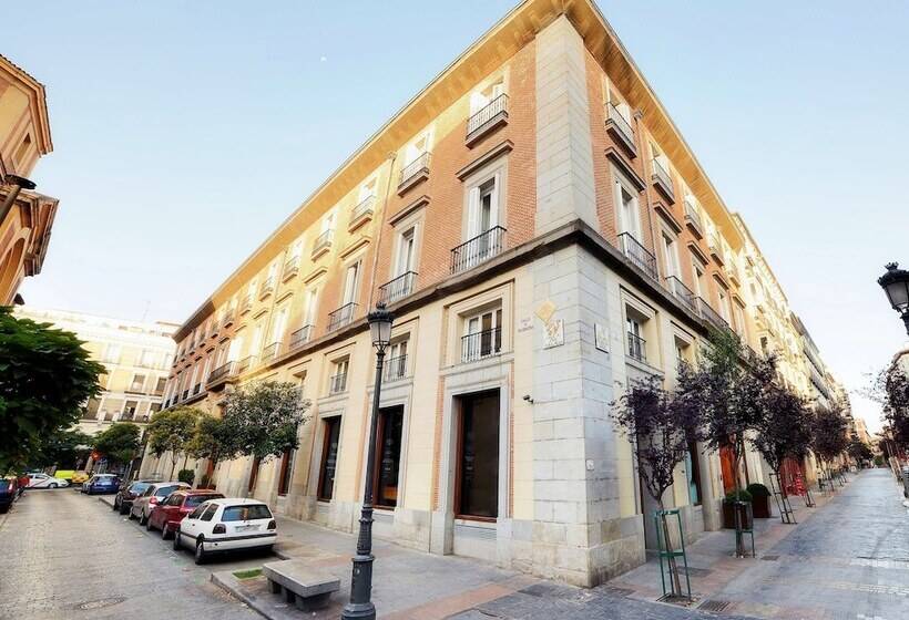 هتل NH Collection Madrid Palacio De Tepa