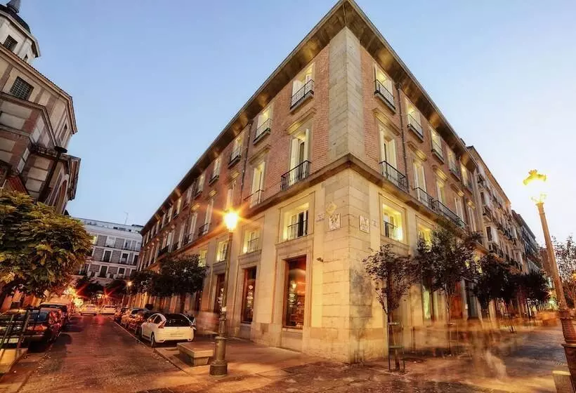 هتل NH Collection Madrid Palacio De Tepa
