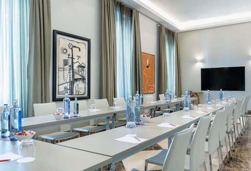 هتل NH Collection Madrid Palacio De Tepa
