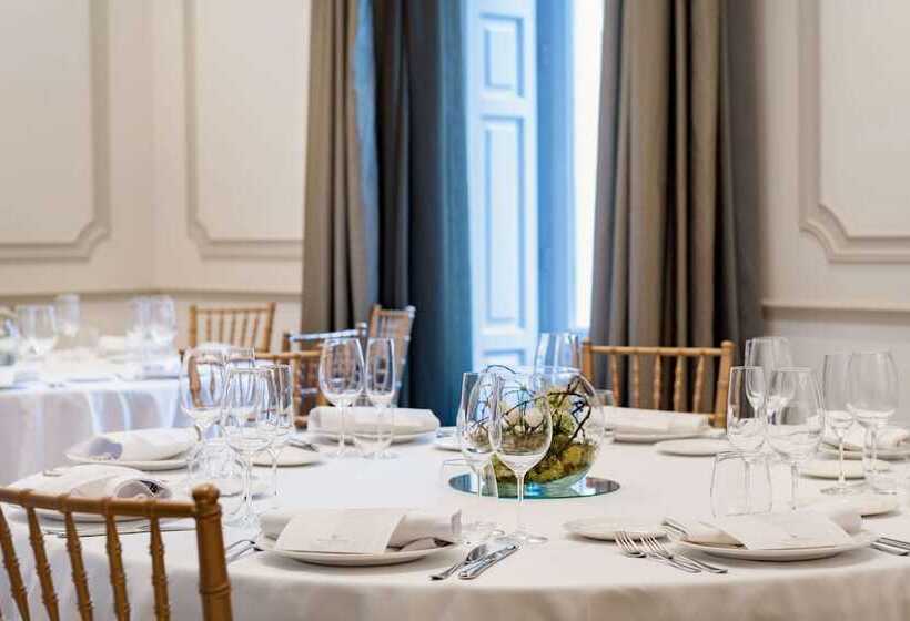 هتل NH Collection Madrid Palacio De Tepa