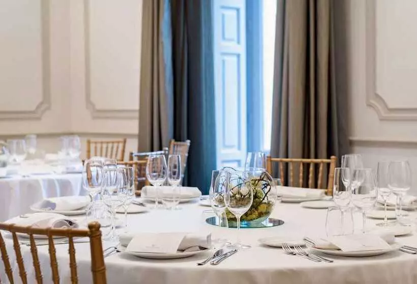 هتل NH Collection Madrid Palacio De Tepa