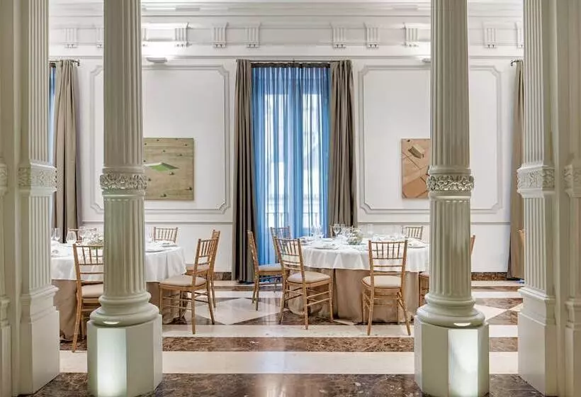 هتل NH Collection Madrid Palacio De Tepa